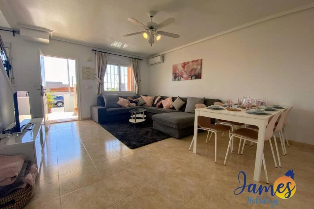 Vakantiehuis Laguna Townhouse Overlooking Communal Pool Lom01 Ciudad Quesada