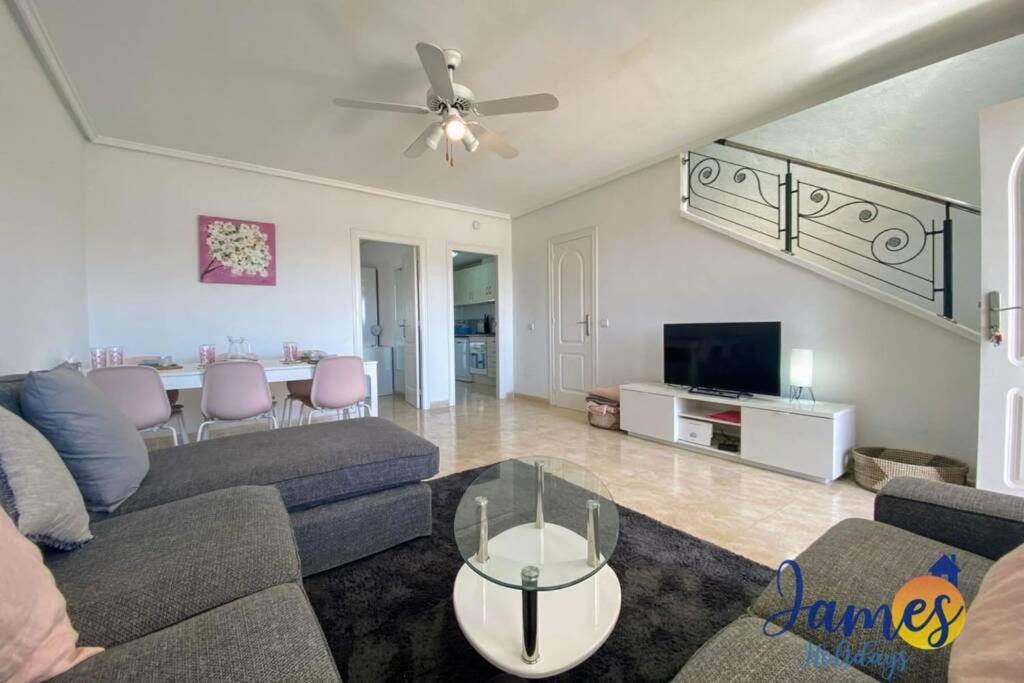 Laguna Townhouse Overlooking Communal Pool Lom01 Holiday home Ciudad Quesada
