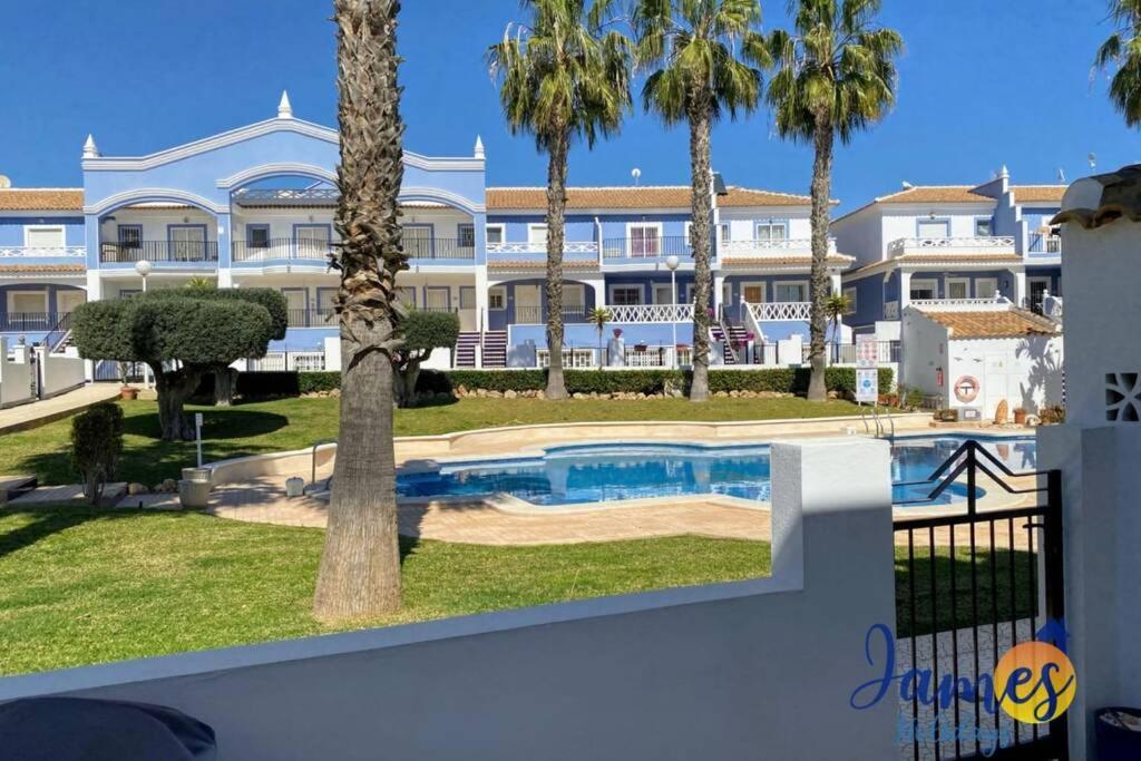 Laguna Townhouse Overlooking Communal Pool Lom01 Holiday home Ciudad Quesada