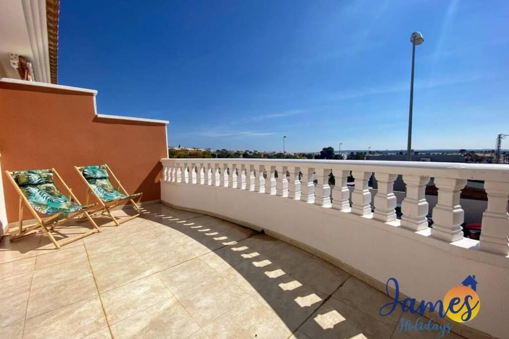 Laguna Townhouse Overlooking Communal Pool Lom01 Holiday home *